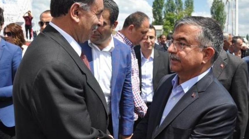 Bakan Yılmaz Sembolik Temel Atma T&ouml;renine Katıldı