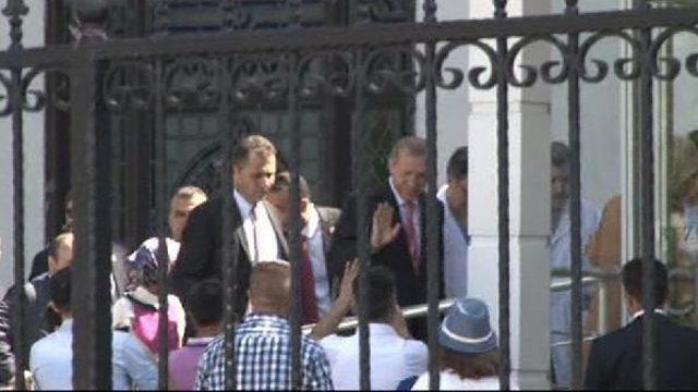 Cumhurbaşkanı Erdoğan, Hastanede Tedavi Gören Yazar Şenler'i Ziyaret Etti