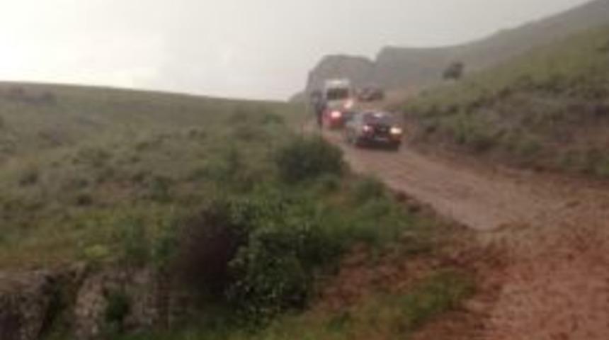 Valinin İ&ccedil;inde Bulunduğu Minib&uuml;s Kaza Atlattı