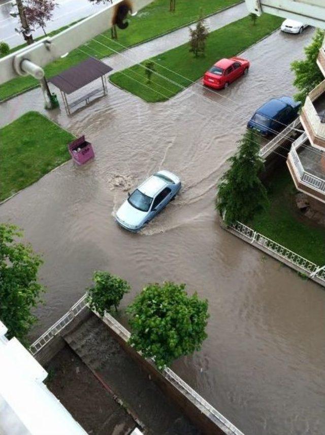 Tavşanlı&rsquo;da Bodrum Katları Sular Altında Kaldı 2
