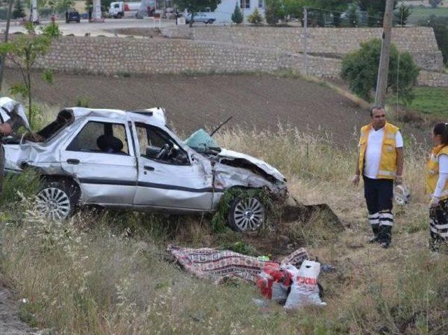 Otomobil, Bariyerlere Çarpıp Takla Attı: 1 Ölü, 2 Yaralı