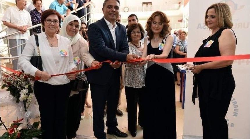 Başkan Uysal, Renklerin D&uuml;nyası Sergisinde