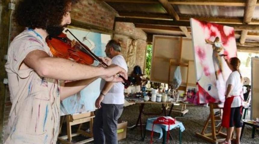 Portakal &Ccedil;i&ccedil;eği Sanat Kolonisi'nde Ilk Eserler Ortaya &Ccedil;ıkmaya Başladı