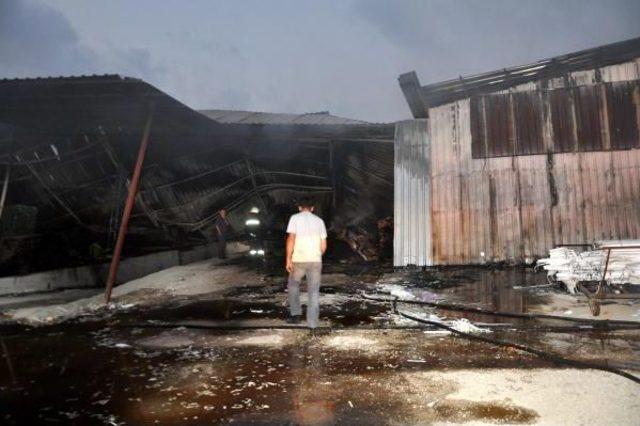 Adana da Yangın Fabrikayı K&uuml;l Etti 2