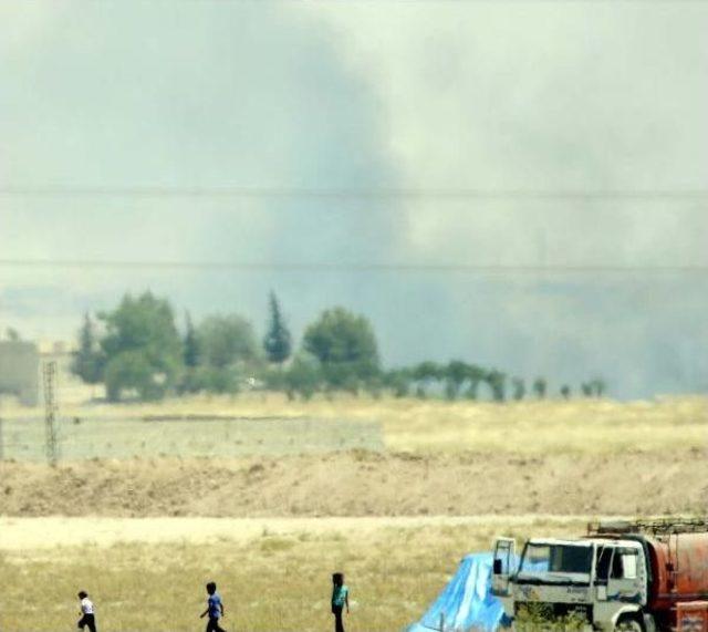 Suriyeliler Sınırda &Ouml;nce  su  Sonra  ge&ccedil;iş  Istiyor (3) 1