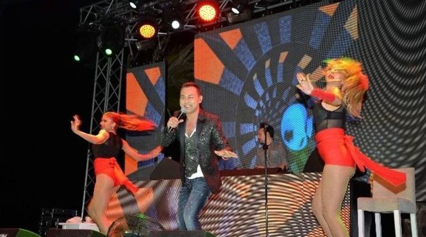 Serdar Orta&ccedil; &Ccedil;eşme&rsquo;yi Salladı