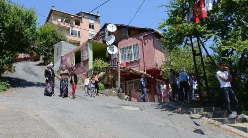 İski Aracı Gecekondunun &Uuml;zerine U&ccedil;tu