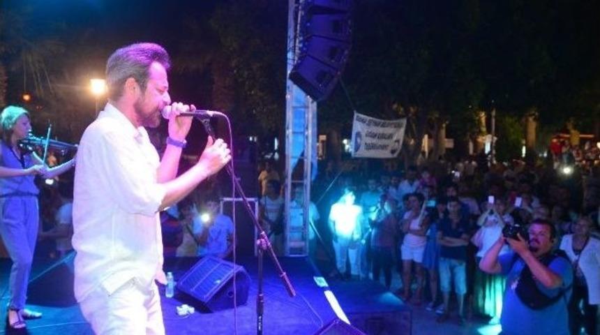 Bodrum &Ccedil;ukurova Tanıtım G&uuml;nlerinde Feridun D&uuml;zağa&ccedil; Sahne Aldı