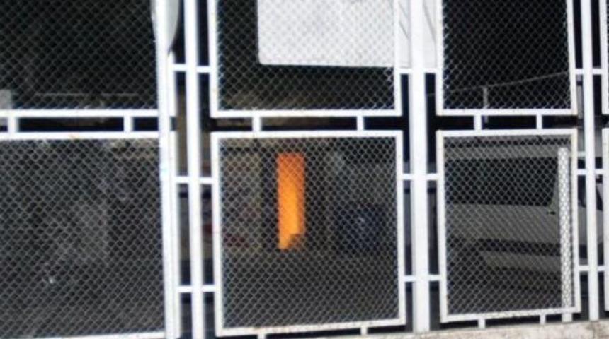 D&uuml;ğ&uuml;nde Atılan Havai Fişekler Trafoyu Patlattı