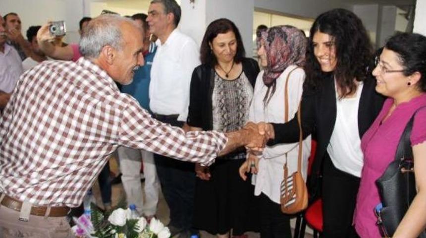 Şanlıurfa'da Hdp'li Vekiller Tebrikleri Kabul Etti