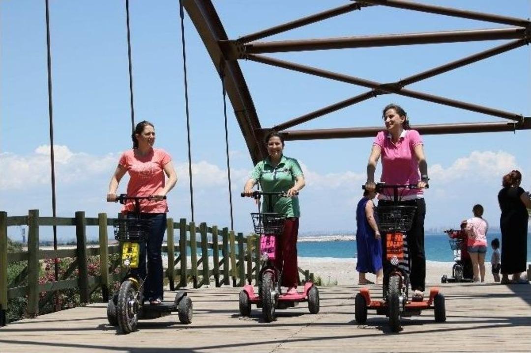 Antalya&rsquo;da Deniz Sezonu Kadınlar Plajıyla A&ccedil;ıldı