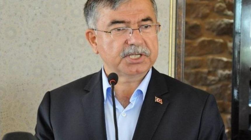 Milli Savunma Bakanı İsmet Yılmaz: