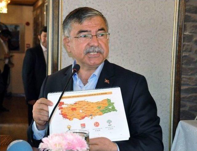 Milli Savunma Bakanı İsmet Yılmaz: 1