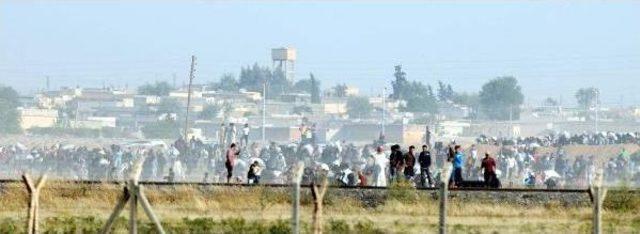 Suriyeliler Sınırda &Ouml;nce  su  Sonra  ge&ccedil;iş  Istiyor (4) 1