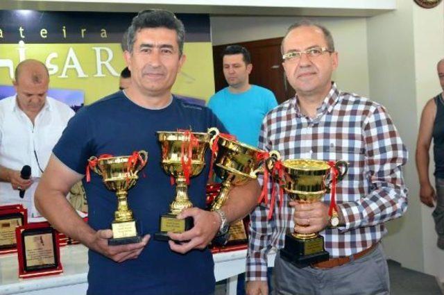 Akhisar da En G&uuml;zel G&uuml;vercinler Se&ccedil;ildi 1