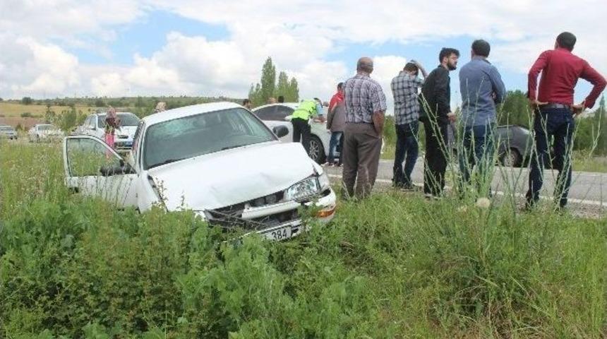 Zincirleme Kazada 2 Kişi Yaralandı