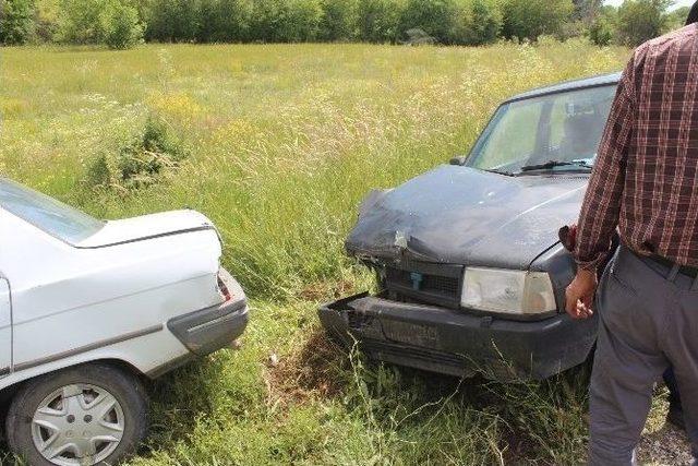 Zincirleme Kazada 2 Kişi Yaralandı 2