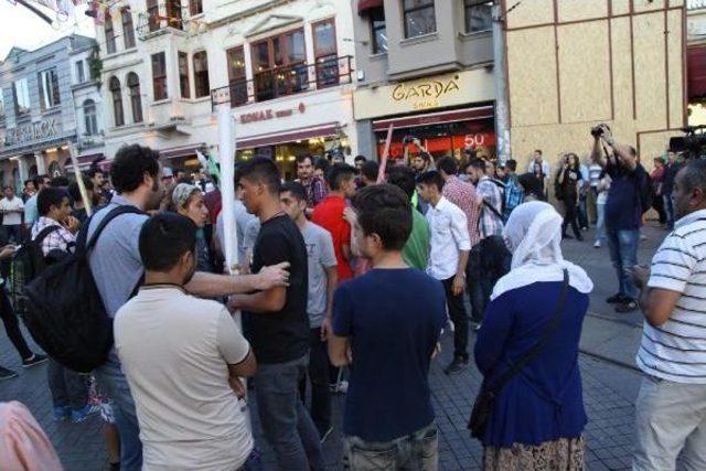 Taksim'de Eylem Yapmak Isteyen Gruba Gözaltı