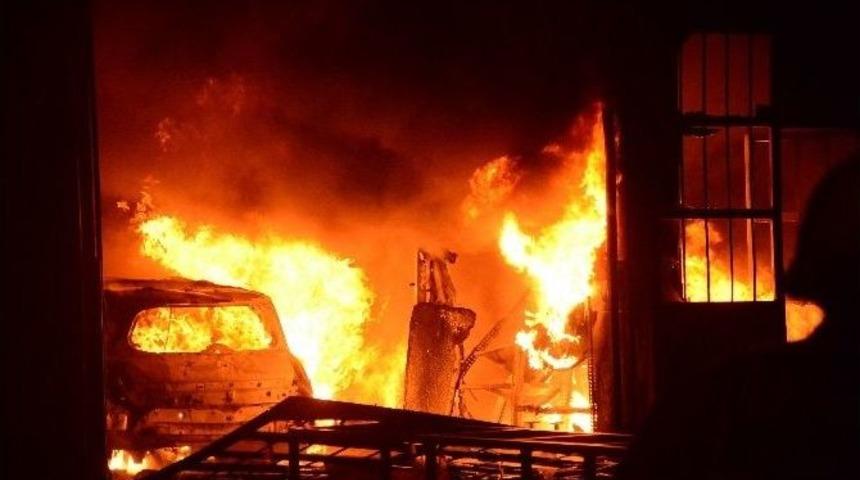 Oto Tamirhanesinde Patlama