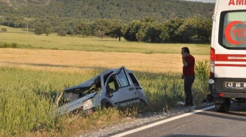 Hafif Ticari Ara&ccedil; Şarampole U&ccedil;tu: 9 Yaralı