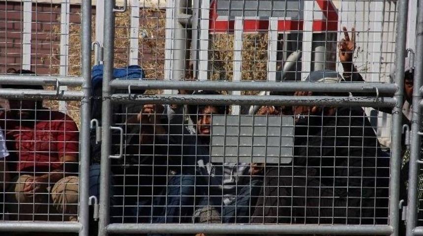 Telabyad&rsquo;dan G&ouml;&ccedil; S&uuml;r&uuml;yor