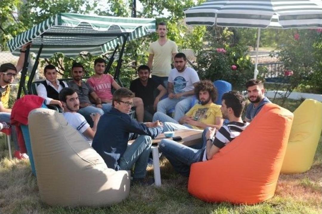 Eski Karakol, Gen&ccedil;lerin Kafeteryası Oldu