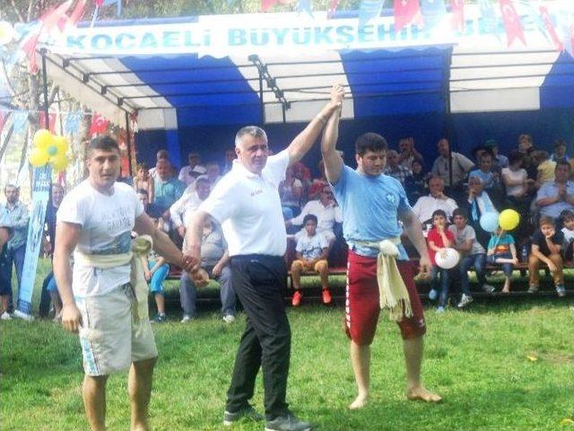 Uluslararası Kuşak Güreşi Turnuvası Yapıldı