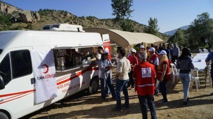 Kızılay, Fotokampa Katılanlara &Ccedil;orba İkram Etti