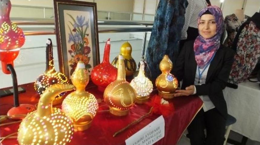 Burhaniye&rsquo;de Su Kabakları Gece Lambası Oldu