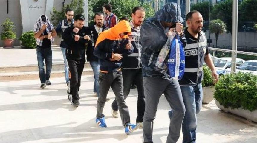 Bursa'da Fuhuş Operasyonu: 19 G&ouml;zaltı