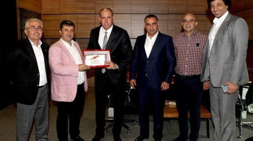B&uuml;y&uuml;k&ccedil;ekmece&rsquo;den Erdenay&rsquo;a Kutlama Ziyareti