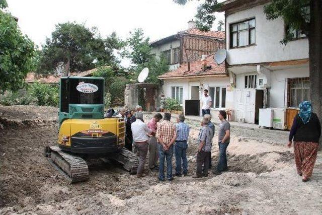 Vakıf Arazisinin Kiralanmasına Mahalle Halkından Tepki 2