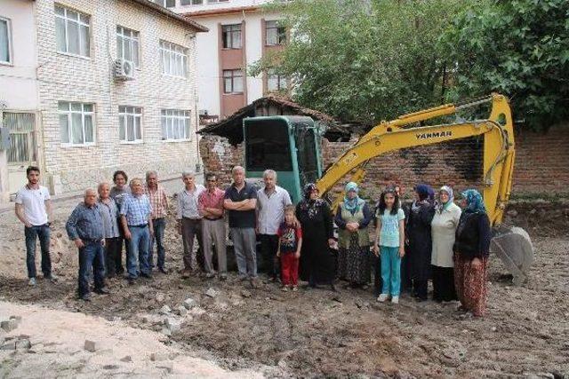 Vakıf Arazisinin Kiralanmasına Mahalle Halkından Tepki 3