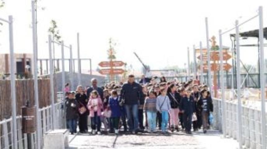 Karne Hediyesi Hayvanat Bah&ccedil;esi