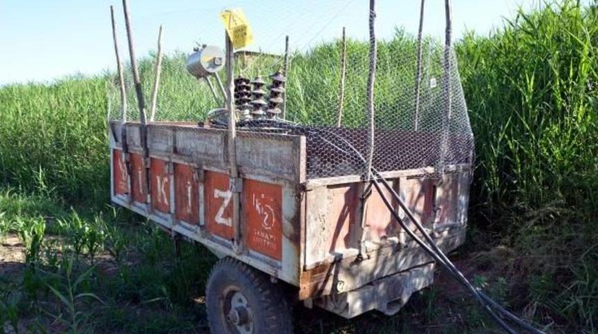 Bismil'de Trakt&ouml;r &Uuml;zerinde Ka&ccedil;ak Mobil Trafo Ele Ge&ccedil;irildi