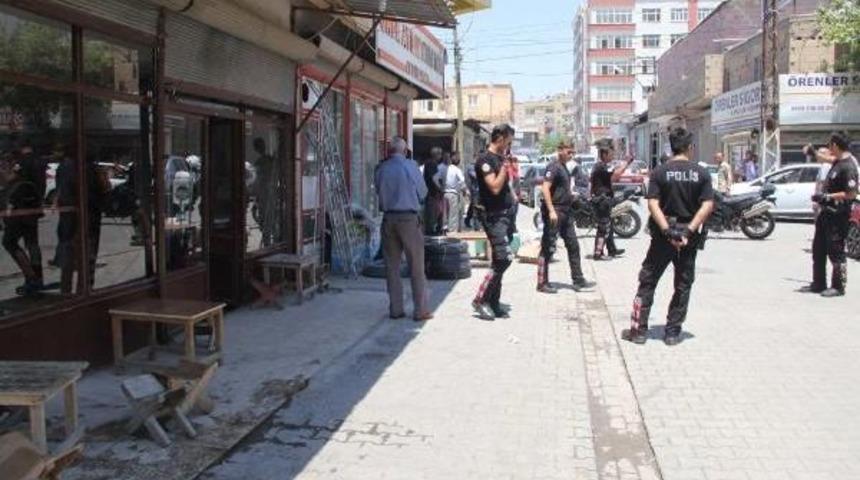 Kahvede Otururken Hasımlarının Saldırısına Uğradı