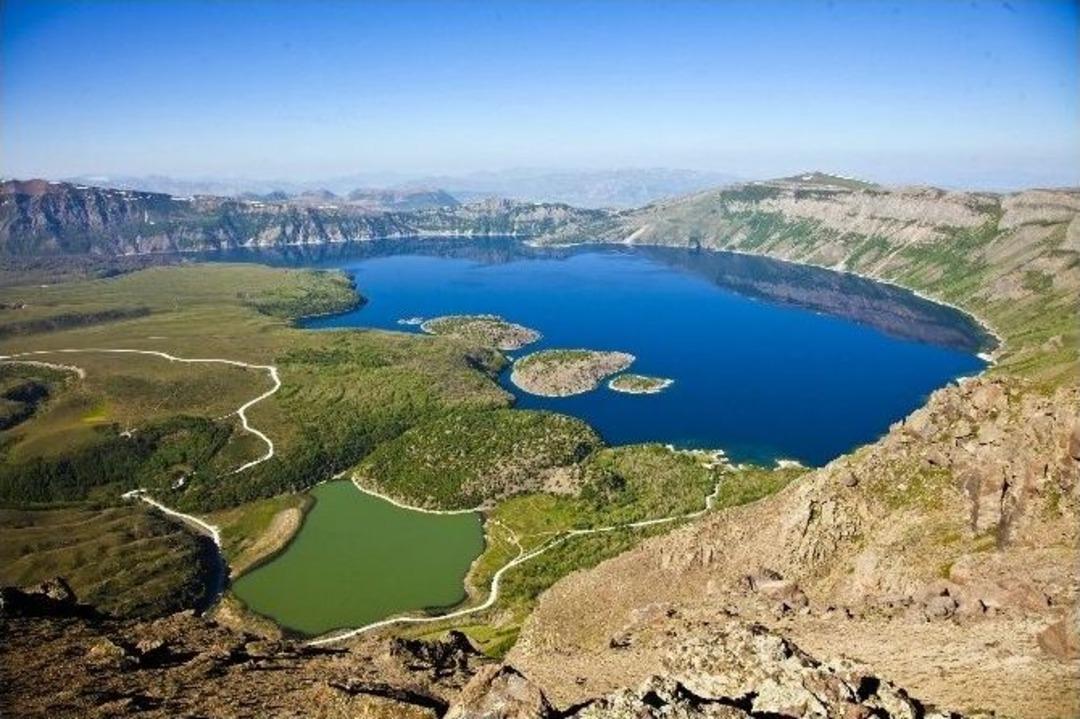 Nemrut Krater G&ouml;l&uuml;nden Eşsiz G&ouml;r&uuml;nt&uuml;ler