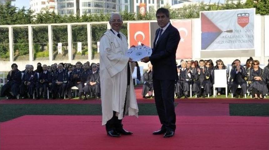 Kemerburgaz İlk Mezunlarını Verdi