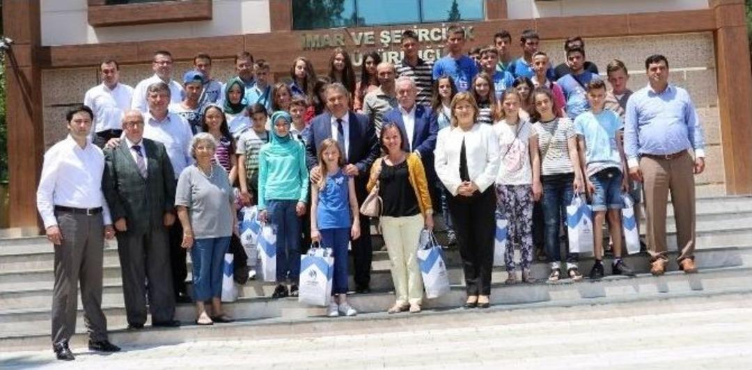 Makedon &Ouml;ğrenciler Yunusemre&rsquo;yi Ziyaret Etti