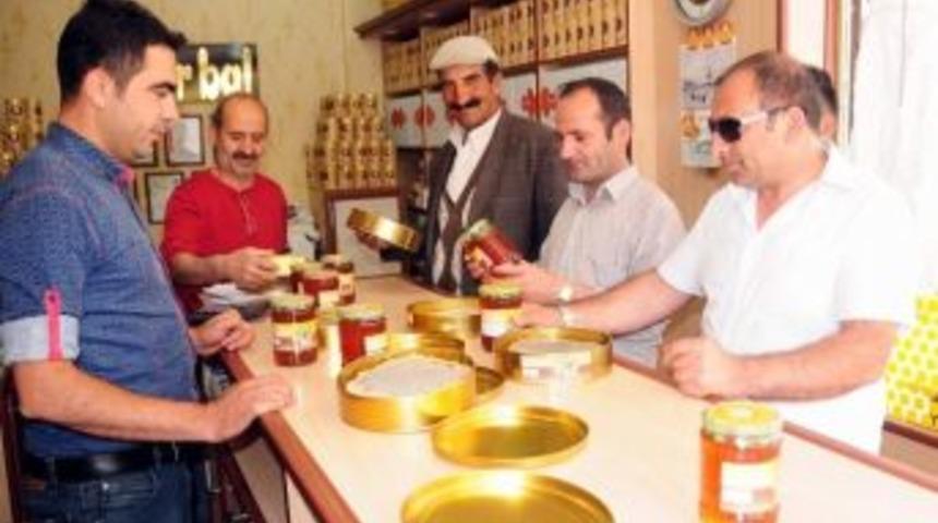 Van&rsquo;da Bal Kampanyasına Yoğun İlgi