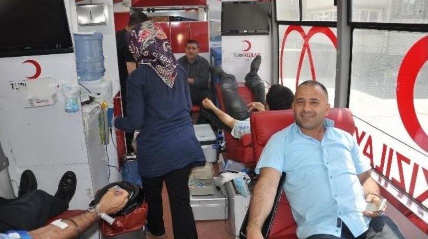 Muş&rsquo;ta Kızılay, Otob&uuml;sle Kan Toplamaya Başladı