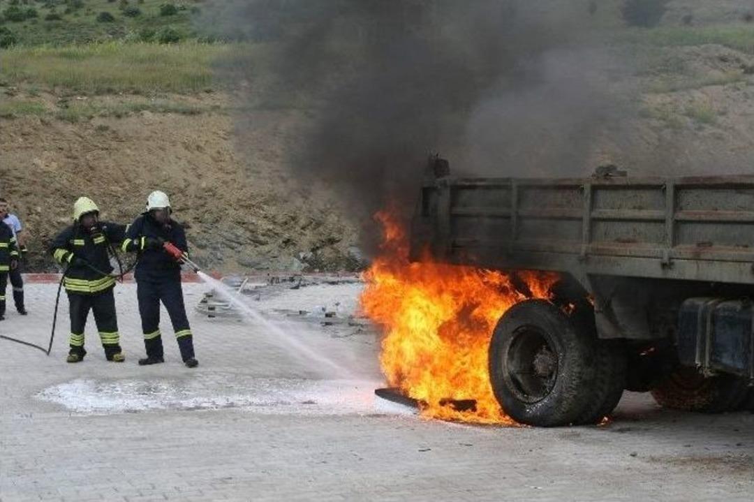 Yozgat Belediye İtfaiyesinden Yangın Tatbikatı