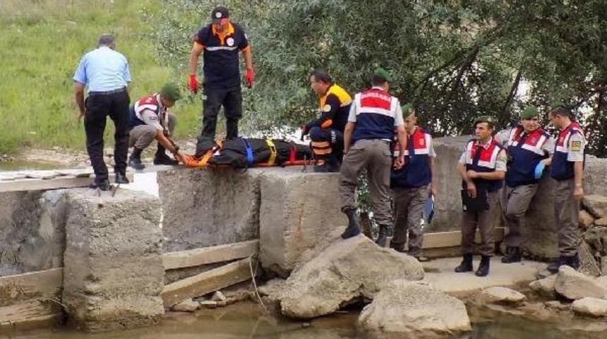 Lise &Ouml;ğrencisi Balık Tutmak Isterken Nehirde Boğuldu