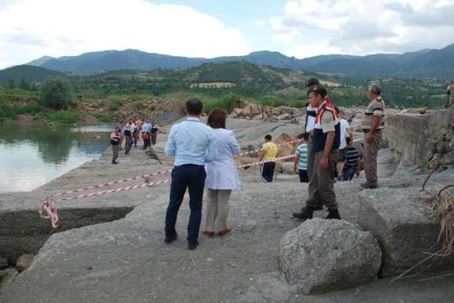 Lise Öğrencisi Balık Tutmak Isterken Nehirde Boğuldu