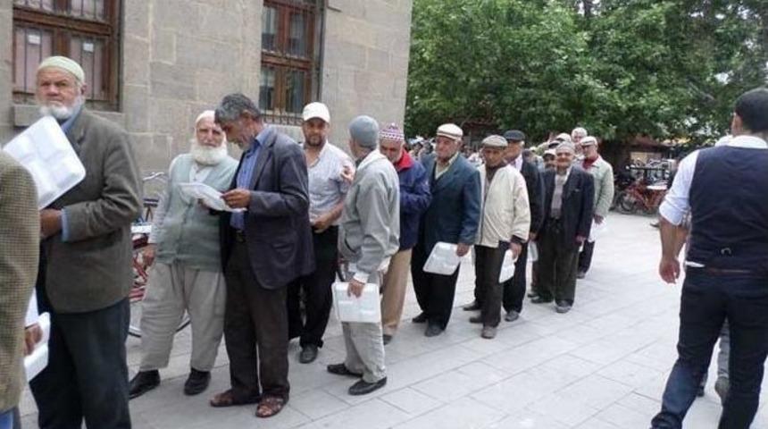 Bolvadin&rsquo;de 2 Bin Kişiye Hayır Yemeği