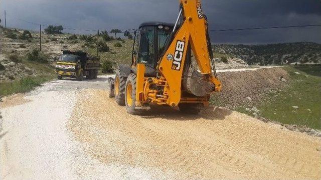 Yağışların Bozduğu Yollar Onarılıyor