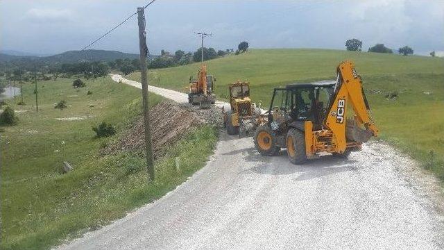 Yağışların Bozduğu Yollar Onarılıyor