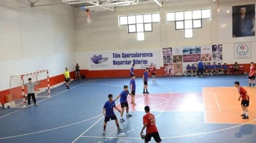 K&uuml;&ccedil;&uuml;k Erkekler Hentbol T&uuml;rkiye Şampiyonası Sona Erdi