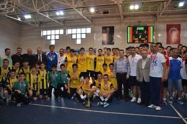K&uuml;&ccedil;&uuml;k Erkekler Hentbol T&uuml;rkiye Şampiyonası Sona Erdi 3