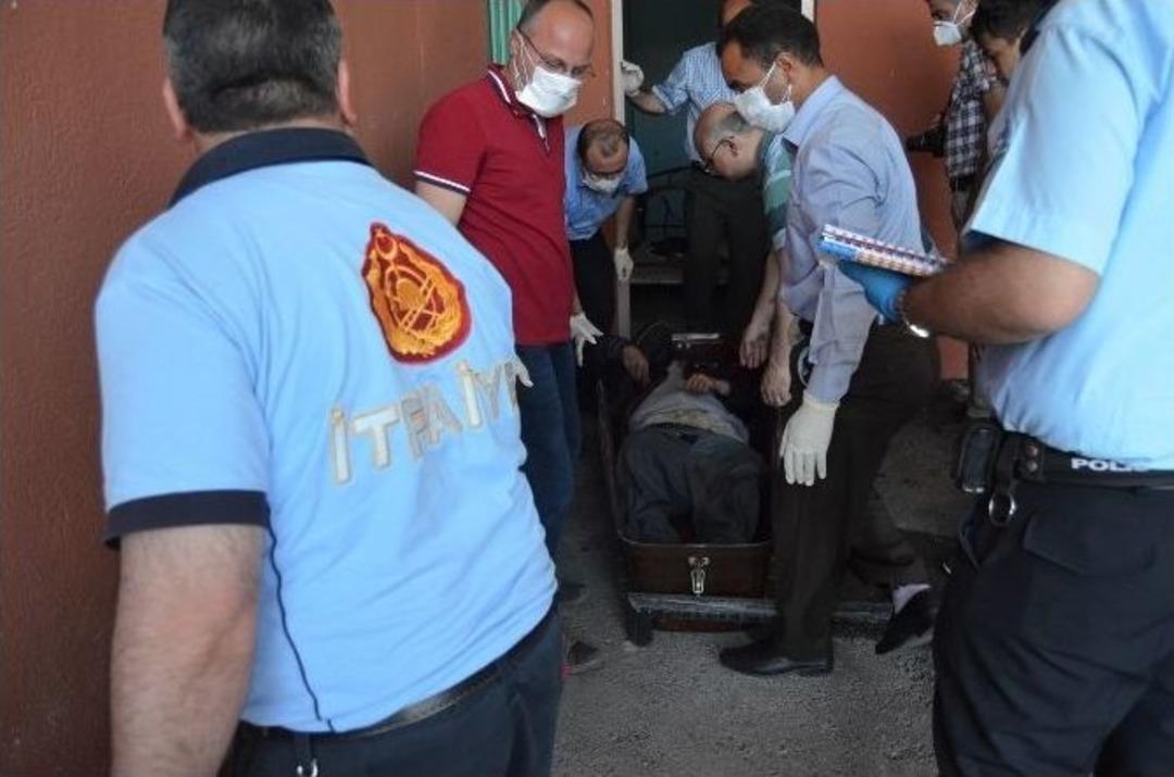 Kimsesiz Adam &Ouml;l&uuml; Bulundu